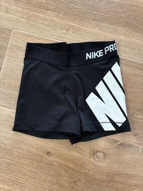 Nike Black Athletic Shorts - SMALL